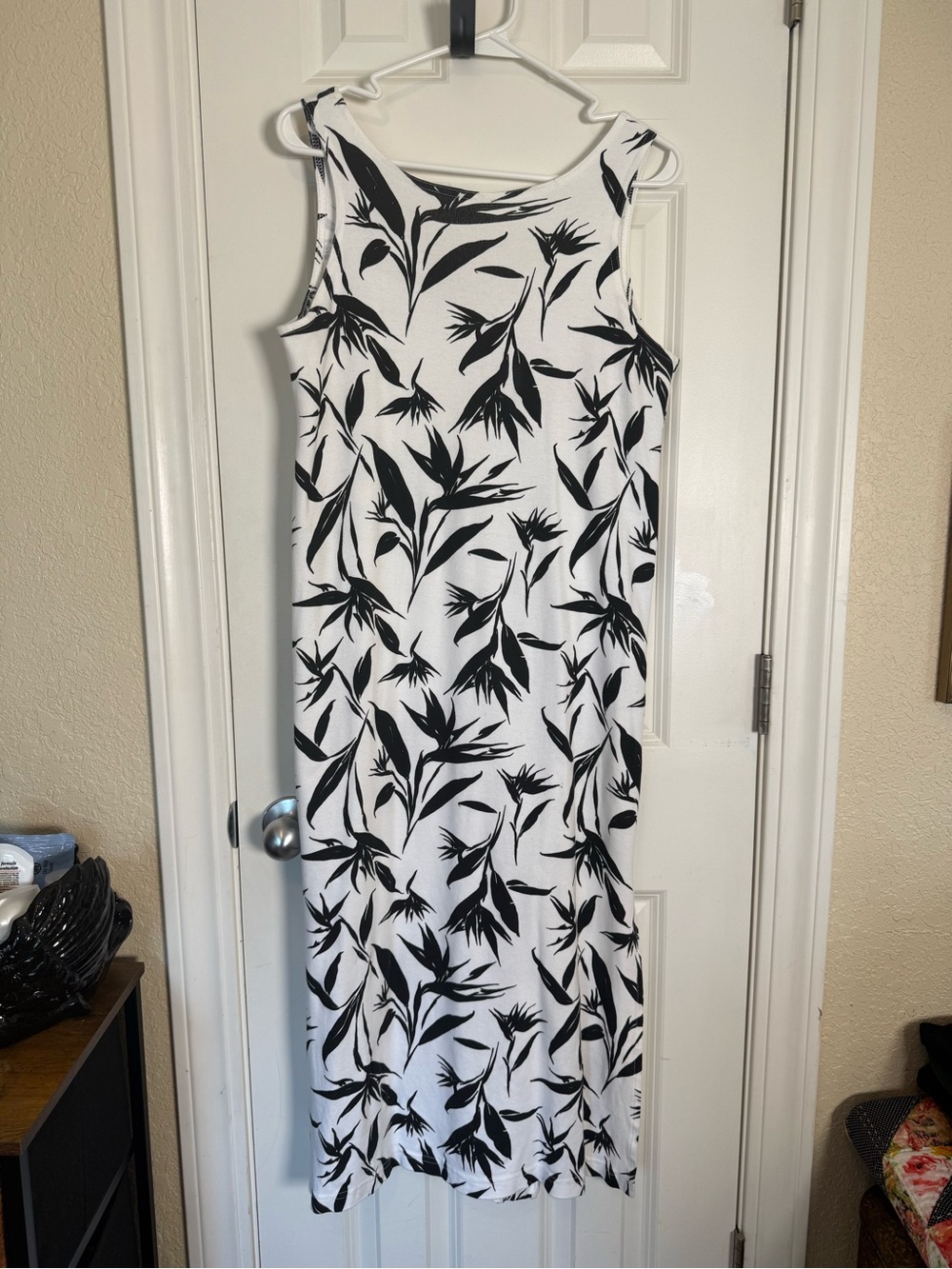 Vintage Oversized Black & White Floral Maxi Dress